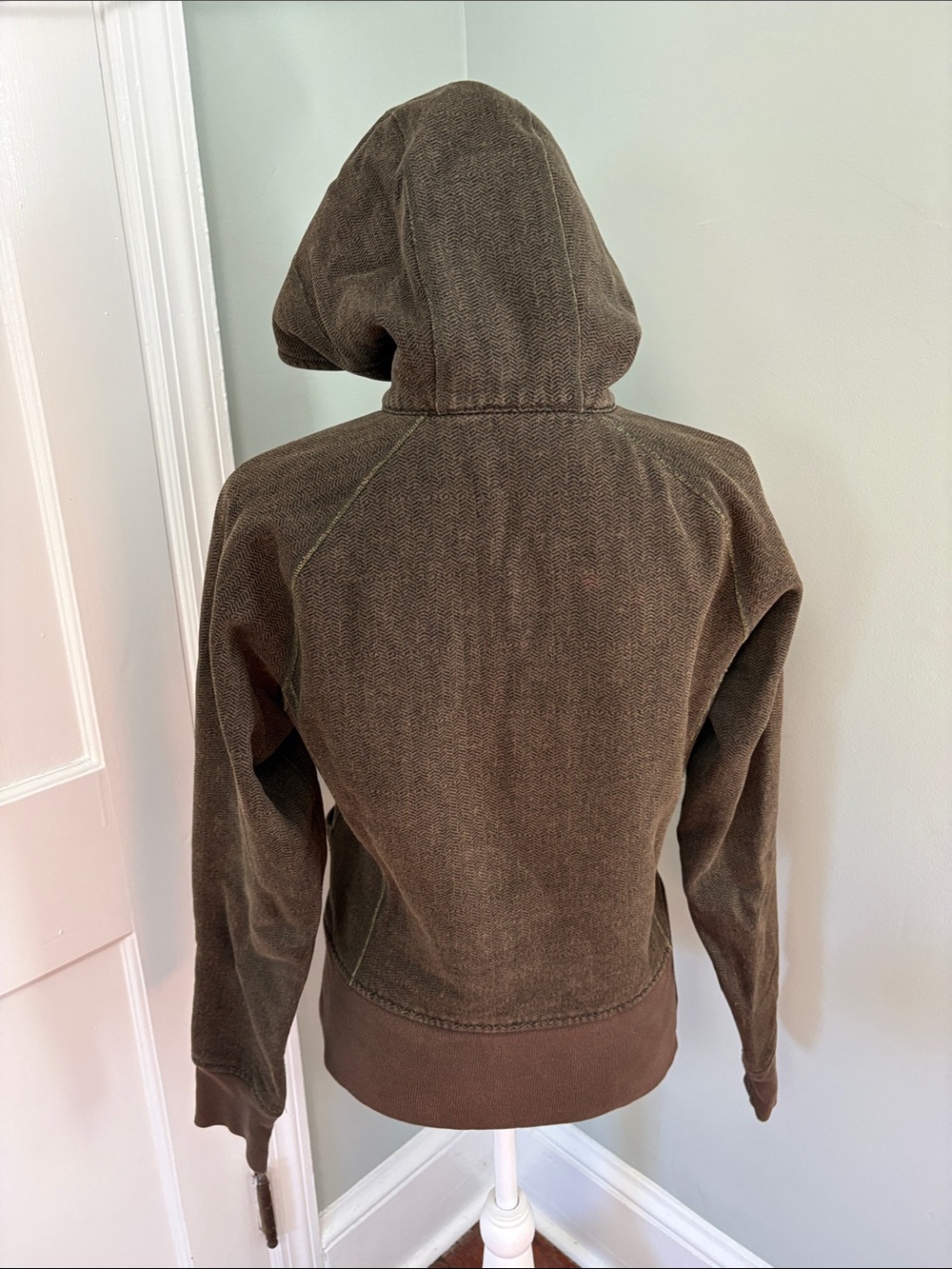 Lululemon Brown Zip-Up Hooded Jacket with Yellow Logo Size 8 Medium - Picture 4 of 6